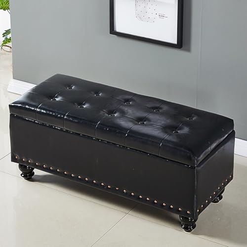 Eleganter schwarzer Kunstleder-Ottomane – Gepolsterter gesteppter Pouf für Schlafzimmer & Wohnzimmer – stilvolles Dielen-Sofa mit Nietendetails – rechteckige Fußstütze (80 x 40 x 45 cm) von Generisch