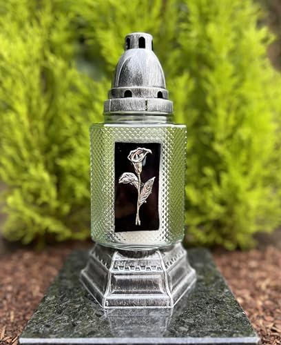 Grablampe - mit Calla Blumen Farbe Silber Grabkerze Kerze Grablicht Grabdeko - ohne Sockel - inkl. Kerze Grablampe - mit Calla Blumen Farbe Silber Grabkerze Kerze Grablicht Grabdeko - ohne Sockel - inkl. Kerze von Generisch