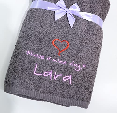 ★ Handtuch mit Namen und Motiv Bestickt ★ Duchtuch ★ Geschenk ★ Badetuch ★ 500 g/m2 ★ (70 x 140 cm, Dunkelgrau) von Generisch