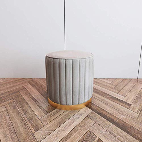 Moderner grauer Pelz-Pouf mit goldfarbenem Metallbesatz, runder Fußhocker und Messing-Fußstütze Moderner grauer Pelz-Pouf mit goldfarbenem Metallbesatz, runder Fußhocker und Messing-Fußstütze von Generisch