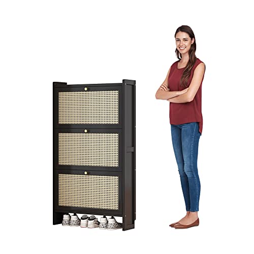 Schmaler Rattan-Schuhschrank – freistehendes Schuhregal aus Holz mit herunterklappbaren Ablagen, stilvolle Rattan-Tür für kleine Räume und Flure Schmaler Rattan-Schuhschrank – freistehendes Schuhregal aus Holz mit herunterklappbaren Ablagen, stilvolle Rattan-Tür für kleine Räume und Flure von Generisch