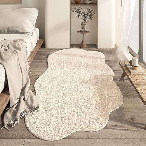 Wolkenförmiger Teppich, weicher, waschbarer künstlicher Kaschmir mit rutschfester Unterseite, unregelmäßiges Design für einfache Pflege, ideal für Wohn- und Schlafzimmer-Dekor von Generisch