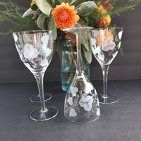 Vintage Geätzte Kristallweingläser, Klares Glas Mit Gefrostetem Geätztem Design. 4 Stück, Perfekter Zustand. Keine Chips, Keine Risse von GentlyLovedCA