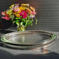 Vintage Großer Ovaler Metall-Servierständer Mit Hitzebeständigem Glaseinsatz. Hergestellt in Den Usa von GentlyLovedCA