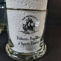 Vintage Hudson Bay Und Spirits Limited, The Nonsuch, Whiskygläser, Schwarze Emaille, Silberner Rand, Schwere Gläser, 4 Stück, Mancave, Barware von GentlyLovedCA