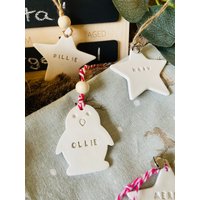 Handgemachte Personalisierte Pinguin-Hängende Weihnachtsdekoration von GeorgethebearCrafts