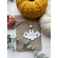 Handgemachte Personalisierte Ton Fledermaus Halloween Herbst Hängende Dekoration Handgemachte Personalisierte Ton Fledermaus Halloween Herbst Hängende Dekoration von GeorgethebearCrafts