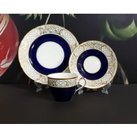 1960S Deutsches Teetassen-Trio - Geschenk Für Sie Schumann Arzberg Porzellan Kobaltblau Und Gold Ausgezeichneter Zustand 1960S Deutsches Teetassen-Trio - Geschenk Für Sie Schumann Arzberg Porzellan Kobaltblau Und Gold Ausgezeichneter Zustand von GermanVintageGifts