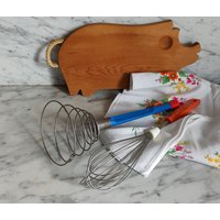 2 Alte Schneebesen/Küchenutensilien Rührgerät 1970Er Jahre 2 Alte Schneebesen/Küchenutensilien Rührgerät 1970Er Jahre von Gernewieder