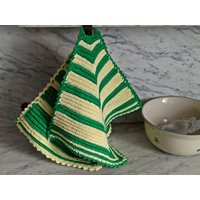 2 Bunte Topflappen - Ein Paar Gehäkelte Topflappen, Handarbeit, Bauern, Landhaus 2 Bunte Topflappen - Ein Paar Gehäkelte Topflappen, Handarbeit, Bauern, Landhaus von Gernewieder