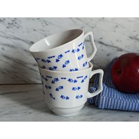 2 Vintage Kaffeetassen Mit Blümchen/Kleine Tassen Teetassen Henneberg Porzellan Ddr - Geschirr Ersatztasse von Gernewieder