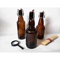 3 Alte Bierflaschen/Porzellanverschluss Schnepsdeckel Braune Flasche 0, 5 Liter, Halber Liter 3 Alte Bierflaschen/Porzellanverschluss Schnepsdeckel Braune Flasche 0, 5 Liter, Halber Liter von Gernewieder