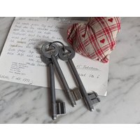 3 Alte Schlüssel Aus Aluminium - Vintage Bartschlüssel Alu Technik 3 Alte Schlüssel Aus Aluminium - Vintage Bartschlüssel Alu Technik von Gernewieder