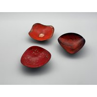 3 Rot Emaillierte Schmuckteller Aus Den 1960Er Jahren/Emaille Teller Vintage Zierteller Schmuckschale Ring Dish - Mid Century von Gernewieder