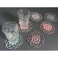 6 Vintage Untersetzer Pastell Bunt/Winzige Häkeldeckchen Handarbeit von Gernewieder