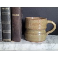 Becher Aus Ton/Getöpferte Tasse Trinkgefäß Rustikaler Kaffeebecher Kaffeetasse Becher Aus Ton/Getöpferte Tasse Trinkgefäß Rustikaler Kaffeebecher Kaffeetasse von Gernewieder