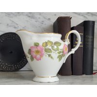 Vintage Milchkännchen/Winterling Porzellan Alte Serie Rar Altes Geschirr von Gernewieder
