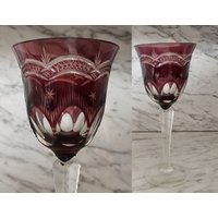 Vintage Weinglas Aus Kristall/Sammlerglas Solitaire Lilafarbenes Überfangglas Kristallglas von Gernewieder