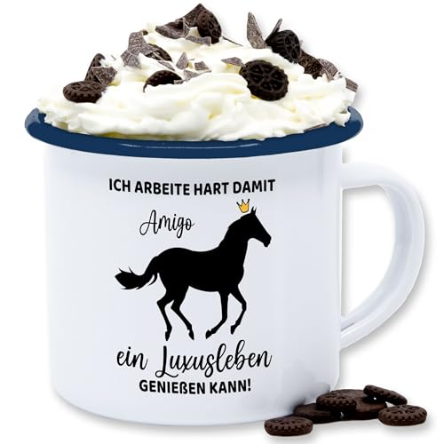 Emaille Tasse Blechtasse - Pferde - Ich arbeite hart damit mein Pferd Luxusleben genießen kann - Lustiges Geschenk Pferdeliebhaber - 300 ml - Weiß Blau - weihnachtsgeschenke pferdesport von Geschenk mit Namen personalisiert by Shirtracer