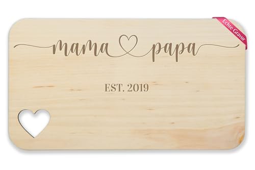 Frühstücksbrettchen Holz Herz - Mama und Papa est Geschenk Eltern zu Weihnachten Geschenkidee Geburt für Eltern - 22,5x12,5 - Holz - werdende geburtsgeschenk von Geschenk mit Namen personalisiert by Shirtracer