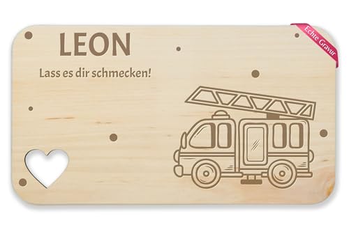 Frühstücksbrettchen Holz Herz - Feuerwehrauto Name I Kinder I Jugend Feuerwehr Geschenk - 22,5x12,5 - Holz - brettchen geschenke für feuerwehrmänner feuerwehrmann auto schneidebrett von Geschenk mit Namen personalisiert by Shirtracer