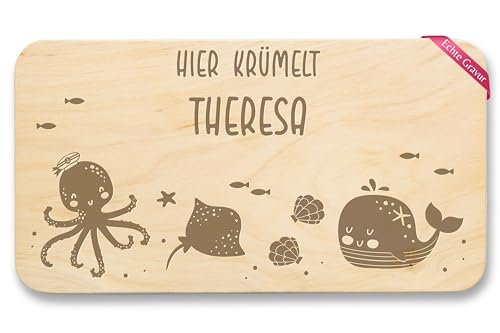 Frühstücksbrettchen Holz - Tiere - Hier krümelt Unterwasserwelt Tier Motive Krake Wal Rochen Muschel Kinder mit Name - 22x12 - Holz - kinderbrettchen tierliebhaber frühstücksbrett von Geschenk mit Namen personalisiert by Shirtracer