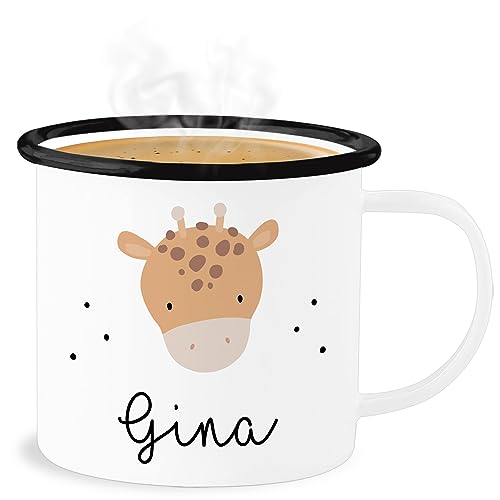 Geschenk mit Namen personalisiert by Shirtracer Emaille Becher Blechbecher - Süße Giraffe Giraffen Giraffenmotiv - 300 ml - Weiß Schwarz - name von Geschenk mit Namen personalisiert by Shirtracer