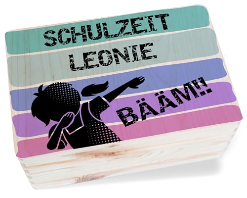 Holzkiste - BÄÄM Schulzeit Erinnerungsbox mit Name | Einschulung Geschenk Schulanfang - 30 x 20 x 14 - Holz - kiste 1. schuljahr schulanfänger geschenkbox schuleinführung Box Einschulung. Deckel von Geschenk mit Namen personalisiert by Shirtracer