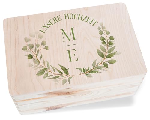 Holzkiste - Erinnerungsbox Unsere Hochzeit - Eukalyptuskranz mit Initialen | Personalisierte Erinnerungsbox Hochzeit - 30 x 20 x 14 - Holz - hochzeitsgeschenke für brautpaar ausgefallen Box Liebe von Geschenk mit Namen personalisiert by Shirtracer