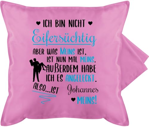 Kissenbezug - Partnerin Kissen - Ich Bin Nicht eifersüchtig was meins ist mit Name | Valentinstag - 50 x 50 cm - Pink - Geschenke für valentins Tag partnerkissen Liebe Text kuschelkissen Kissenbezug - Partnerin Kissen - Ich Bin Nicht eifersüchtig was meins ist mit Name | Valentinstag - 50 x 50 cm - Pink - Geschenke für valentins Tag partnerkissen Liebe Text kuschelkissen von Geschenk mit Namen personalisiert by Shirtracer