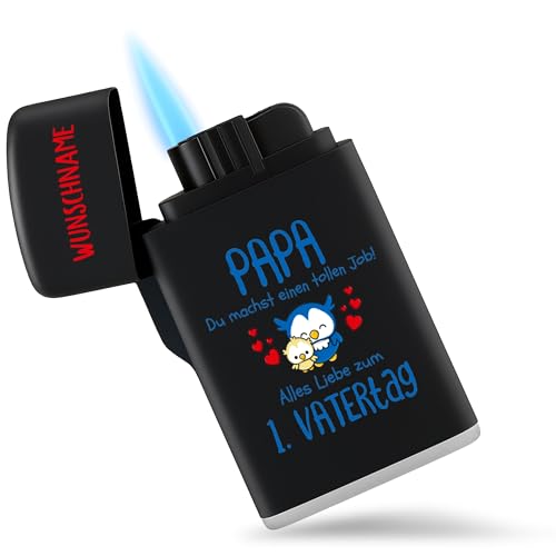 Papa du Machst einen tollen Job I Vatertagsgeschenk Feuerzeug Papi Geschenke erster Vater Sturmfeuerzeug - 6,5 x 4 cm - Schwarz - gasfeuerzeug personalisiertes feuerzeuge Papa du Machst einen tollen Job I Vatertagsgeschenk Feuerzeug Papi Geschenke erster Vater Sturmfeuerzeug - 6,5 x 4 cm - Schwarz - gasfeuerzeug personalisiertes feuerzeuge von Geschenk mit Namen personalisiert by Shirtracer