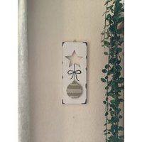 Holzbrett Stern Weihnachtskugel Keramik Wanddeko Holzbrett Stern Weihnachtskugel Keramik Wanddeko von GeschenkArt