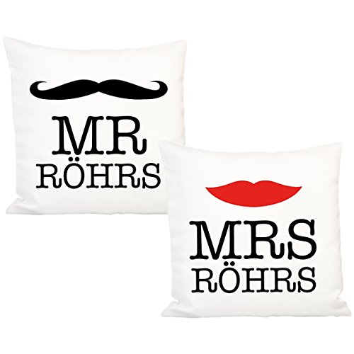 Geschenke 24: Hipster-Kissen Set für Ehepaare (Mr & Mrs (mit Personalisierung)): Zierkissen Schnurrbart und Kussmund personalisiert mit Wunschname von Geschenke 24