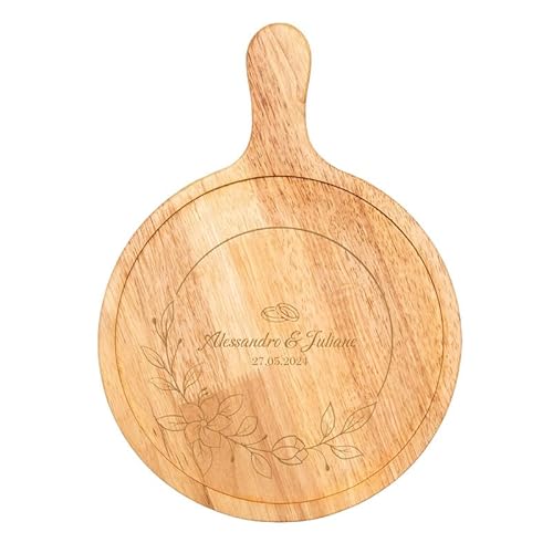 Deko-Holzbrettchen zur Hochzeit (Motiv 1) | personalisiert mit Namen und Datum | rundes Holzbrett zum Anrichten | vielseitiges Servierbrett mit Griff | praktisches Pizzabrett von Geschenke 24