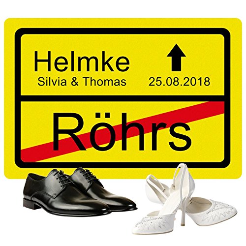 Geschenke 24 Fußmatte mit Namen Ortsschild zur Hochzeit - personalisierter Türvorleger - originelles Hochzeitsgeschenk Schmutzfangmatte mit Namen von Geschenke 24