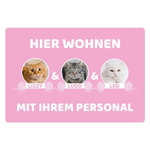 Geschenke 24 | Fußmatte personalisiert Hier wohnen Katzen (Rosa - 3 Katzen, Ohne Rand - 60x40cm) | mit Wunschfoto und Namen Bedruckt | lustige Schmutzfangmatte für Katzenliebhaber | Haustür von Geschenke 24