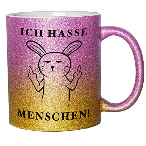 Glitzer Tasse mit Spruch Ich hasse Menschen | Lila-Gold | Hase | 330ml | doppelseitig bedruckt | Lustige Hasentasse als witzige Geschenkidee zu Weihnachten für beste Freundin oder Kollegin von Geschenke 24