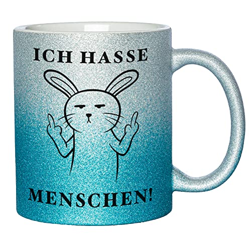 Glitzer Tasse mit Spruch Ich hasse Menschen | Silber-Blau | Hase | 330ml | doppelseitig bedruckt | Lustige Hasentasse als witzige Geschenkidee zu Weihnachten für beste Freundin oder Kollegin von Geschenke 24