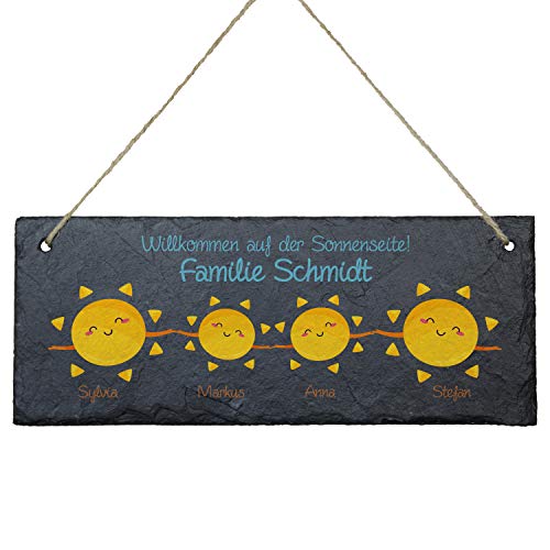 Geschenke 24 Schiefertafel Willkommen auf der Sonnenseite (2 Kinder) - Türschild mit Namen Bedruckt, Schieferplatte für Deine Familie - personalisiert mit Familienname + bis zu 6 Namen von Geschenke 24