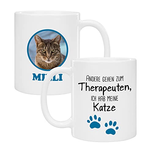 Geschenke 24 Tasse Katze personalisiert | Katzenmotiv mit Wunschfoto und Wunschname | mit Spruch | Katzenzubehör | Kaffebeecher für Katzenfreunde | Katzengeschenk | Teetasse | (Blau, Therapeuten) von Geschenke 24