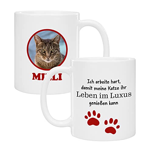 Geschenke 24 Tasse Katze personalisiert | Katzenmotiv mit Wunschfoto und Wunschname | mit Spruch | Katzenzubehör | Kaffebeecher für Katzenfreunde | Katzengeschenk | Teetasse | (Rot, Leben im Luxus) von Geschenke 24