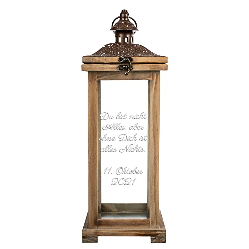 Personalisierte Landhaus Laterne | XL Holzlaterne 42 cm groß | Wunschtext auf Allen 4 Seiten möglich | Geschenkidee für Männer Frauen und Paare zum Geburtstag | Gartendeko Gartenlaterne Personalisierte Landhaus Laterne | XL Holzlaterne 42 cm groß | Wunschtext auf Allen 4 Seiten möglich | Geschenkidee für Männer Frauen und Paare zum Geburtstag | Gartendeko Gartenlaterne von Geschenke 24