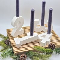 Moderner Adventskranz Adventszahlen Betondeko Weiß von GeschenkeFuersHerz