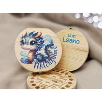 Personalisierte Milchzahndose Zahndose Drache Mit Name Zahnbox Holzdose Milchzähne Zahnfee Milchzahnbox Geschenk Einschulung von Geschenkelaedchen