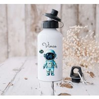 Personalisierte Trinkflasche Mit Name Astronaut Junge Kindertrinkflasche Geschenkidee Einschulung Geburtstag Edelstahl Personalisierte Trinkflasche Mit Name Astronaut Junge Kindertrinkflasche Geschenkidee Einschulung Geburtstag Edelstahl von Geschenkelaedchen