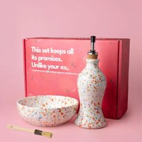 Olivenölflasche Mit Keramikreibe Und Pinsel Als Geschenkset, Ingwerreibe Keramik Öl Flasche in Konfetti - Handgemacht Spanien von Geschirrkultur