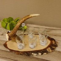 Geschenk Männer Jäger Schnapsbrett Schnapsbar Auf Birke Hirsch Stange 6 Stück Gläser Mit Jagdmotiv Gtk27.7.4.3 Geschenk Männer Jäger Schnapsbrett Schnapsbar Auf Birke Hirsch Stange 6 Stück Gläser Mit Jagdmotiv Gtk27.7.4.3 von GeweiheKrumholz