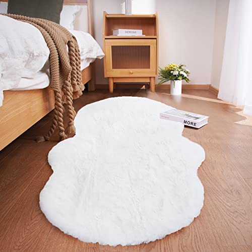 Ghouse Home Teppich Kurzflor Teppich Flauschig Anti-Rutsch Unterseite Waschbarer Wohnzimmer Carpet Weiß 60x120 cm von Ghouse