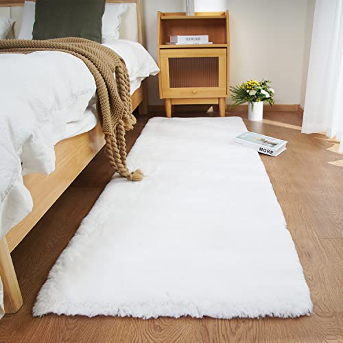 Ghouse Kurzflor Wohnzimmer Teppich Schlafzimmer Matte Moderner Home Flauschig Weich Teppiche für Kinderzimmer Anti-Rutsch Unterseite Waschbarer Teppich 60x180 cm Weiß von Ghouse