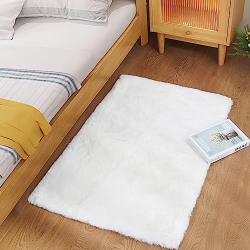 Ghouse Kurzflor Wohnzimmer Teppich Schlafzimmer Matte Moderner Home Flauschig Weich Teppiche für Kinderzimmer Anti-Rutsch Unterseite Waschbarer Teppich 60x90 cm Weiß von Ghouse